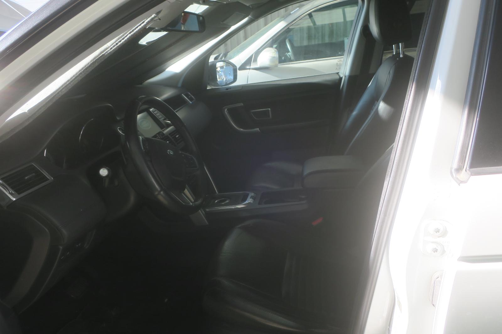 2015 Land Rover Discovery Sport -- Photo 5
