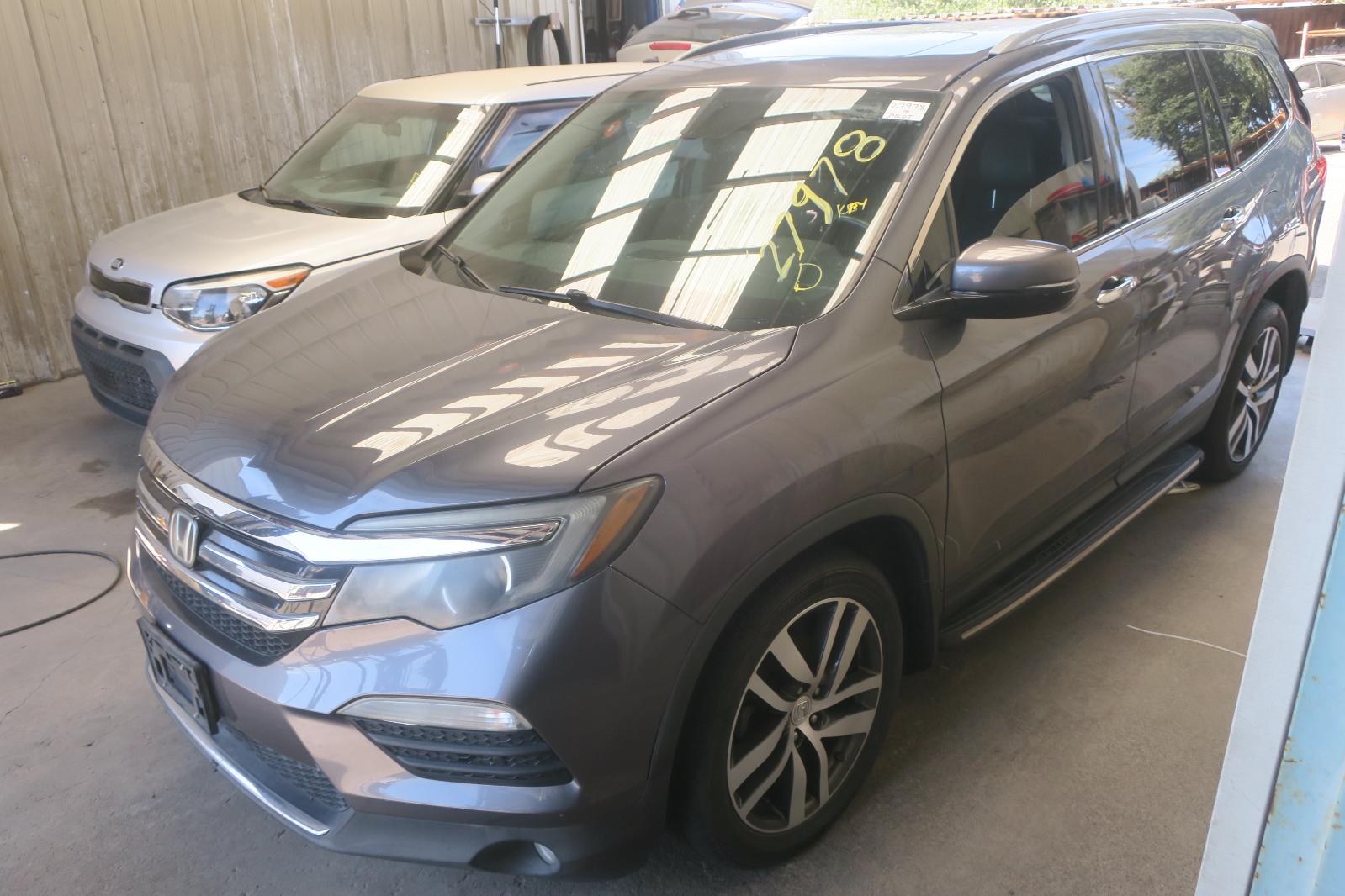 2016 Honda Pilot -- Photo 1