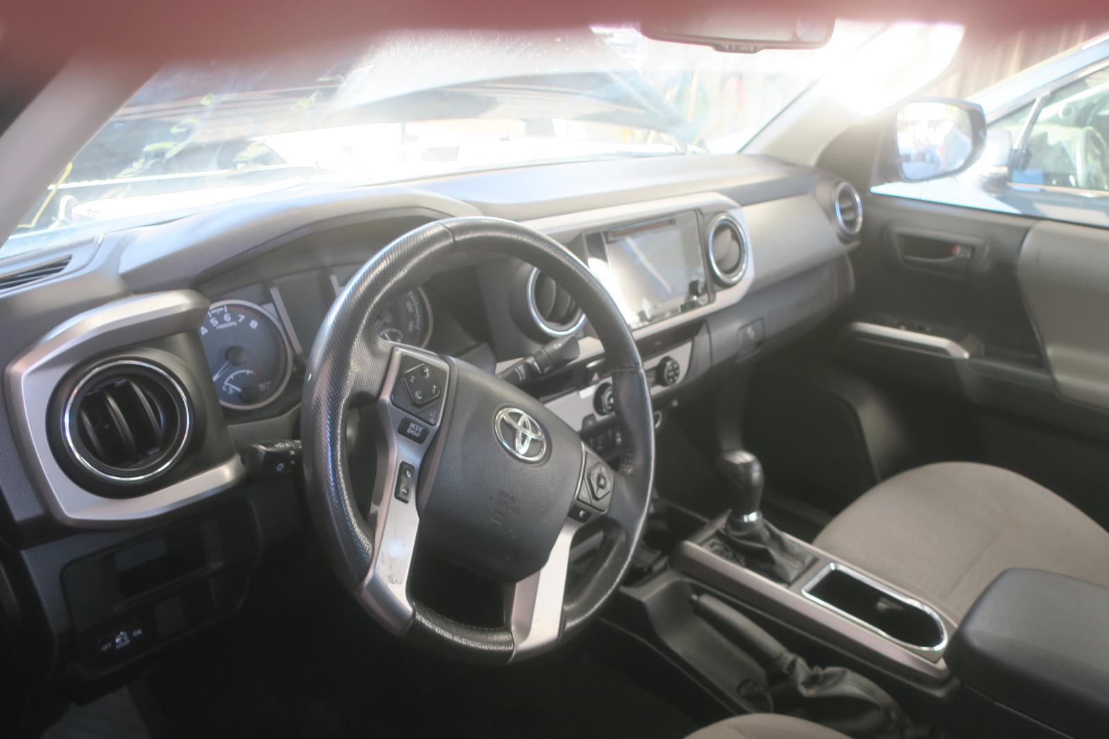 2017 Toyota Tacoma -- Photo 5