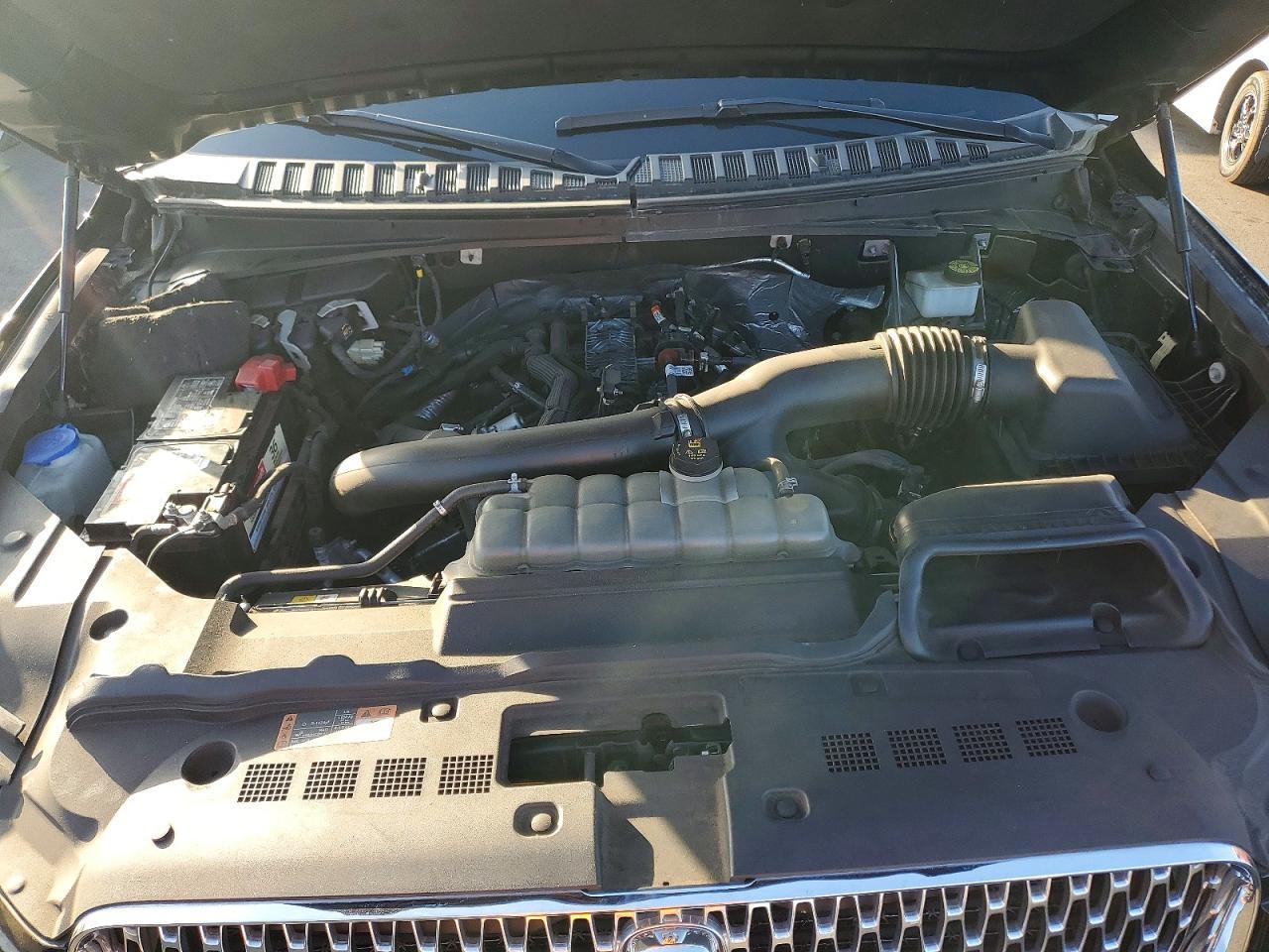 2022 Lincoln Navigator -- Photo 12