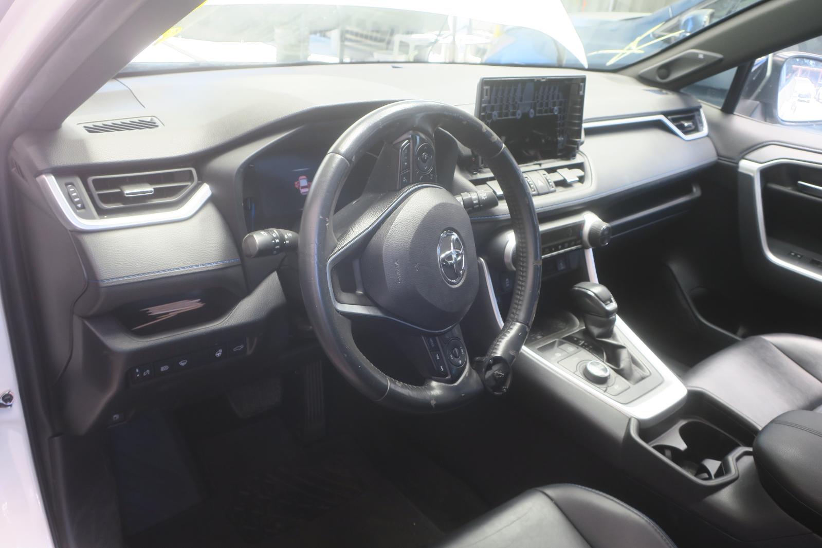 2019 Toyota Rav4 -- Photo 6