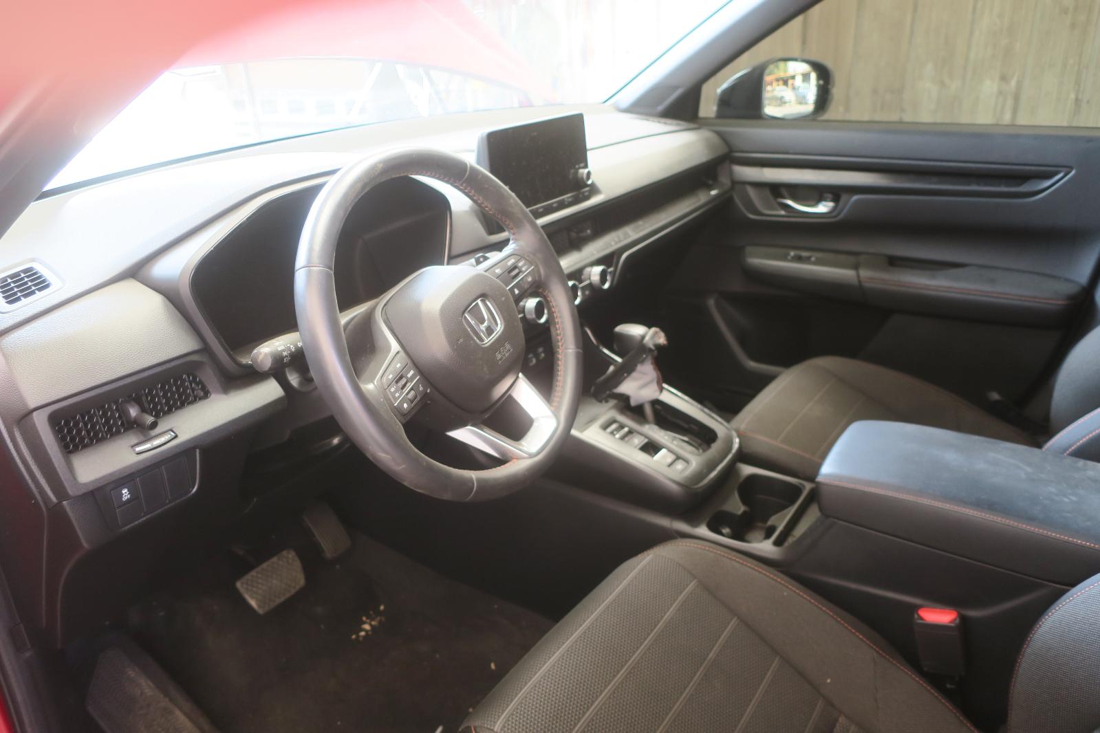 2025 Honda CR-V -- Photo 6