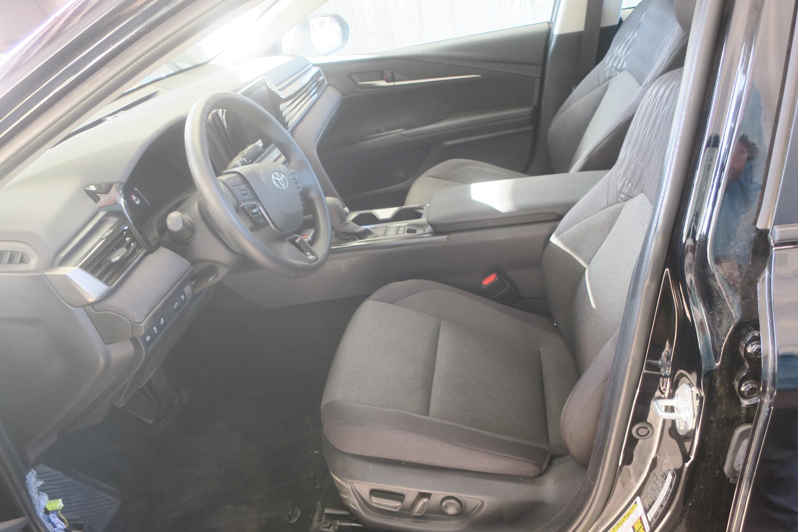 2025 Toyota Camry -- Photo 5