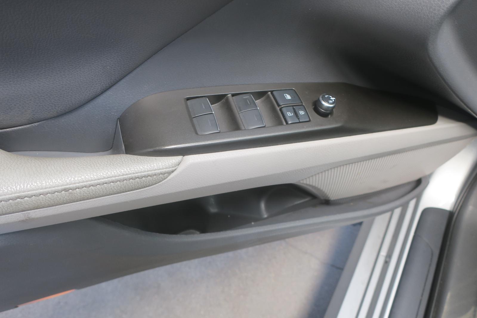 2021 Toyota Camry -- Photo 9