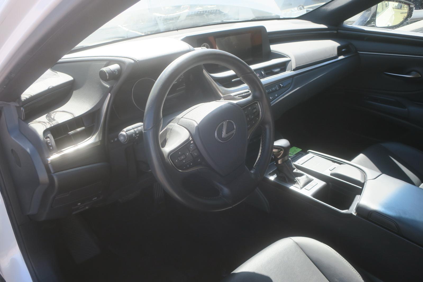 2021 Lexus ES 300h -- Photo 6