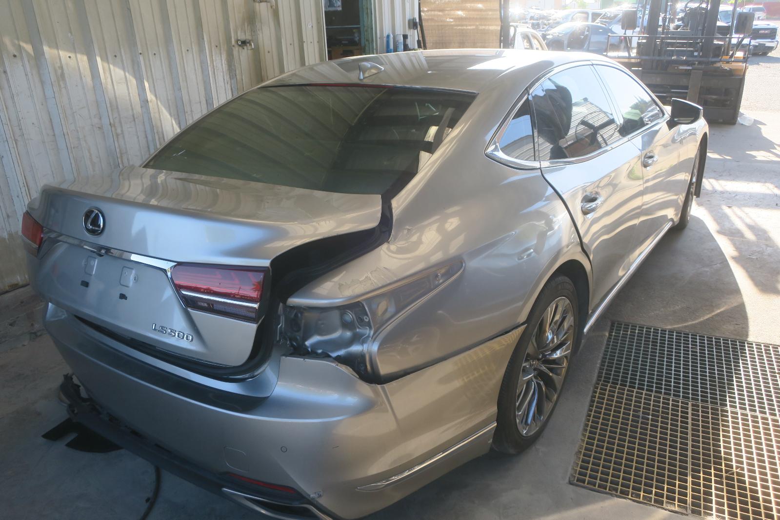 2018 Lexus Ls500 -- Photo 3