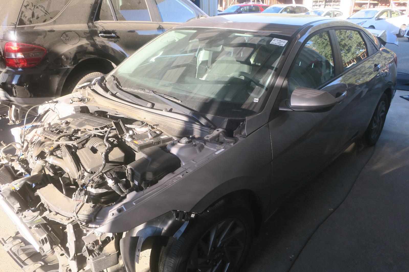 2024 Hyundai Elantra -- Photo 1