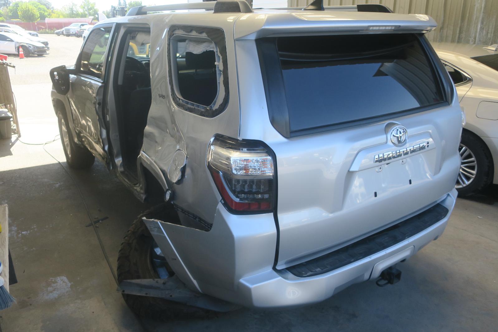 2021 Toyota 4Runner -- Photo 2