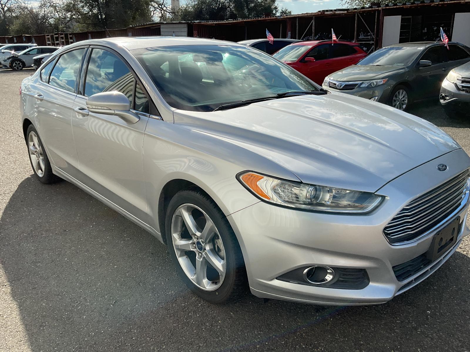 2013 Ford Fusion SE's photo