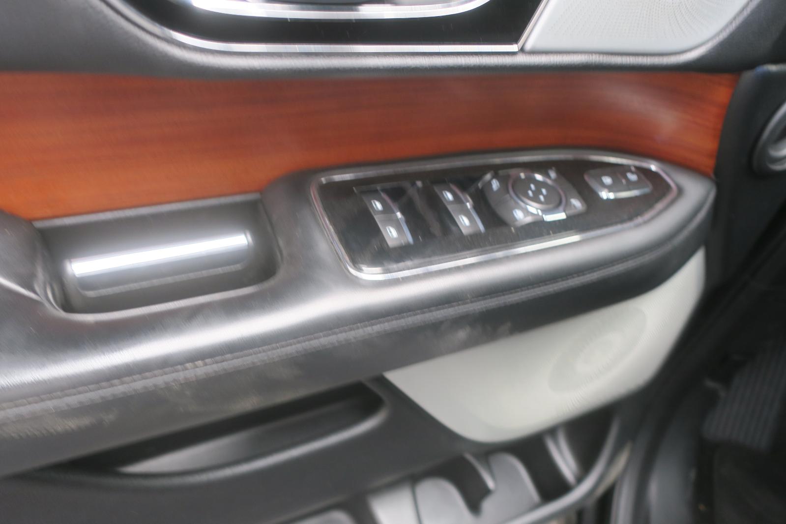 2018 Lincoln Navigator -- Photo 10
