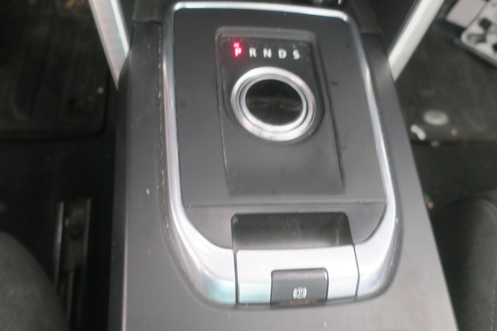 2015 Land Rover Discovery Sport -- Photo 12