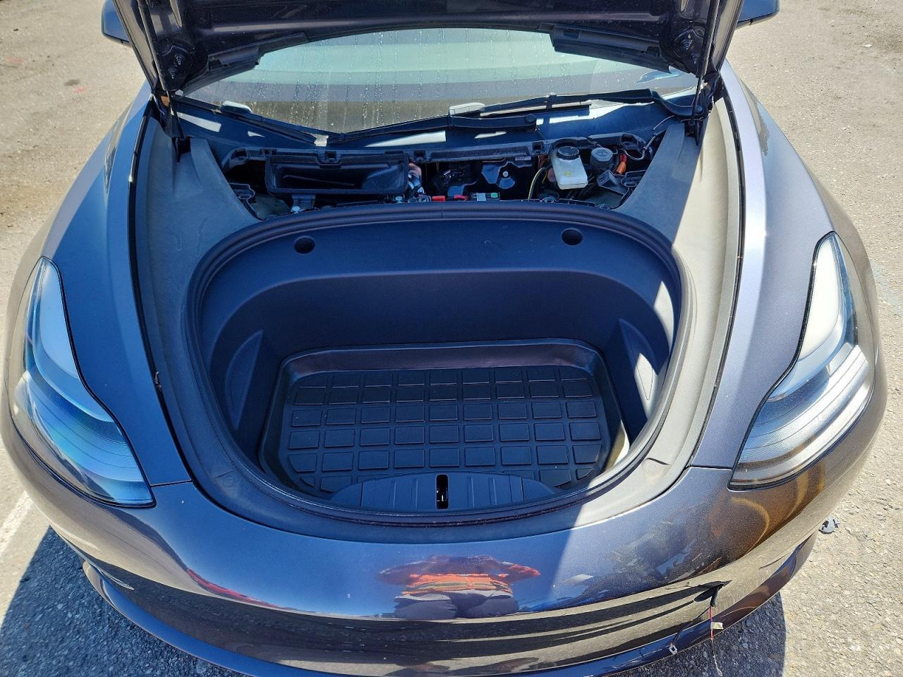 2023 Tesla Model 3 -- Photo 11