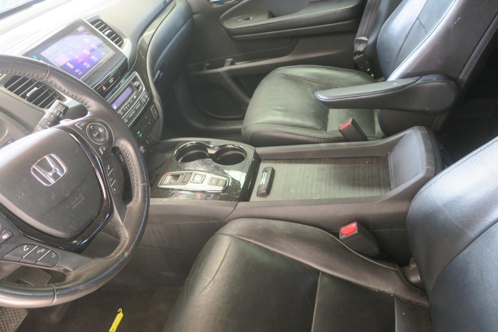 2016 Honda Pilot -- Photo 7