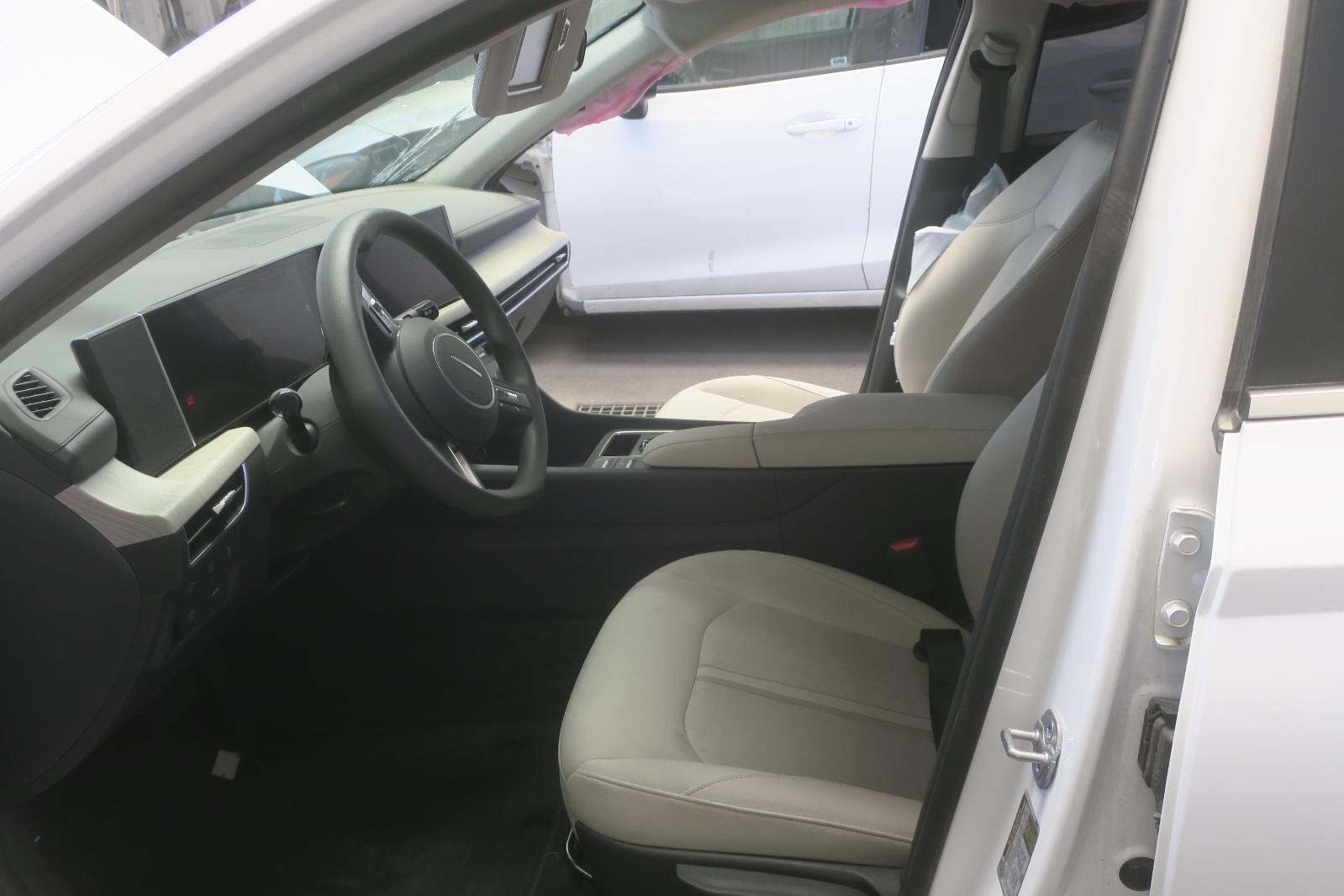 2026 Hyundai Sonata -- Photo 5