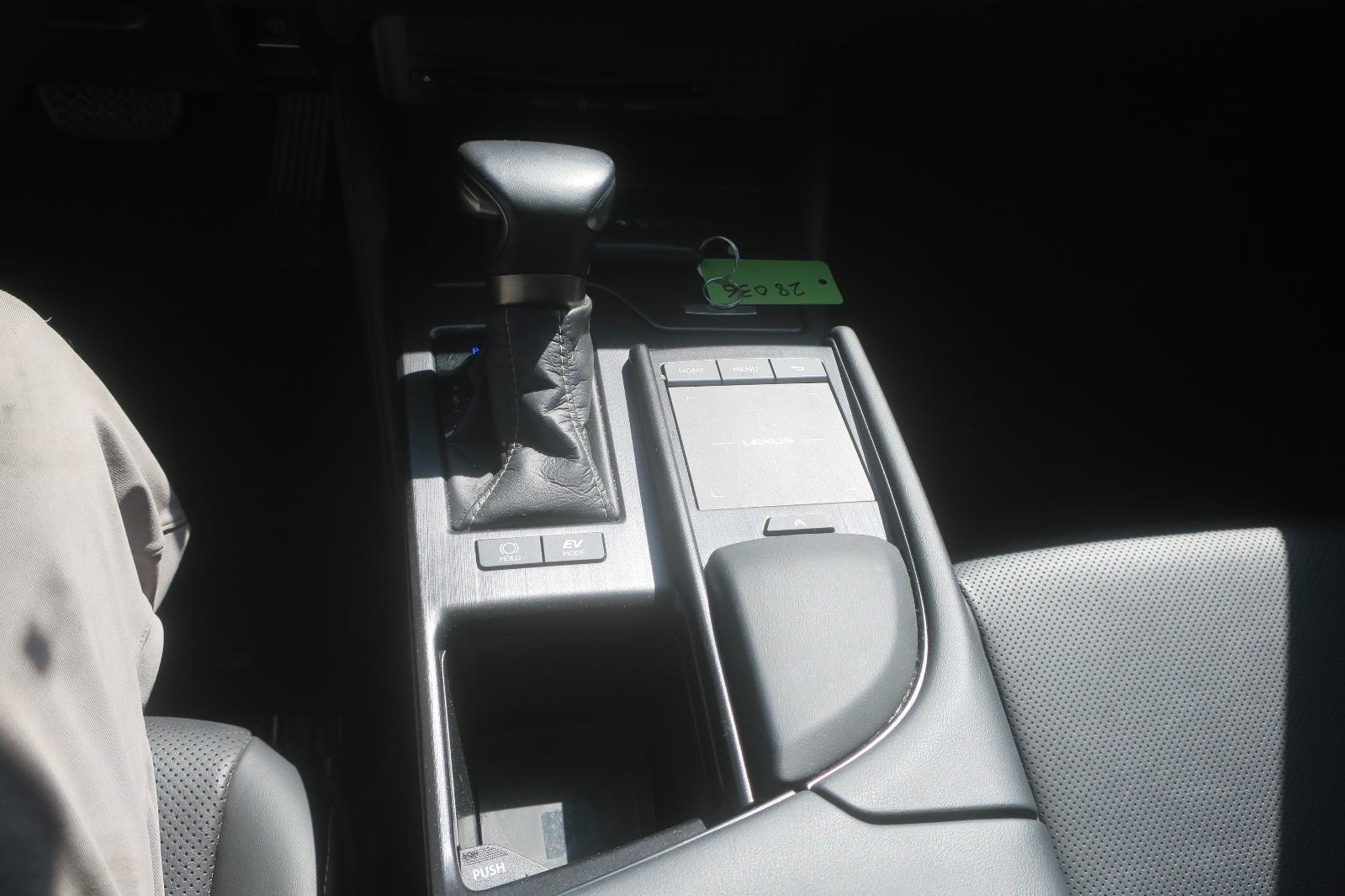 2021 Lexus ES 300h -- Photo 13