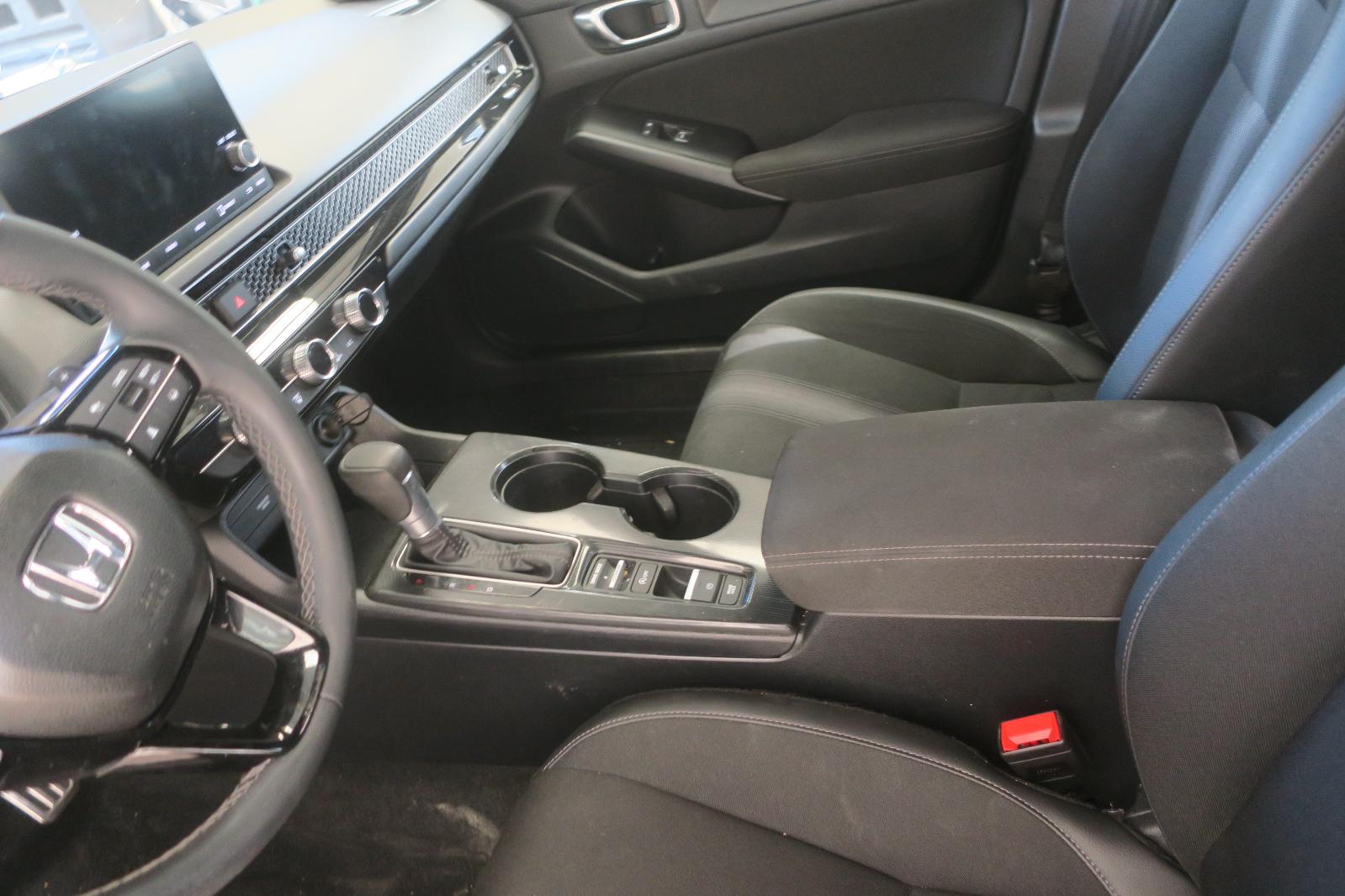 2026 Honda Civic -- Photo 7