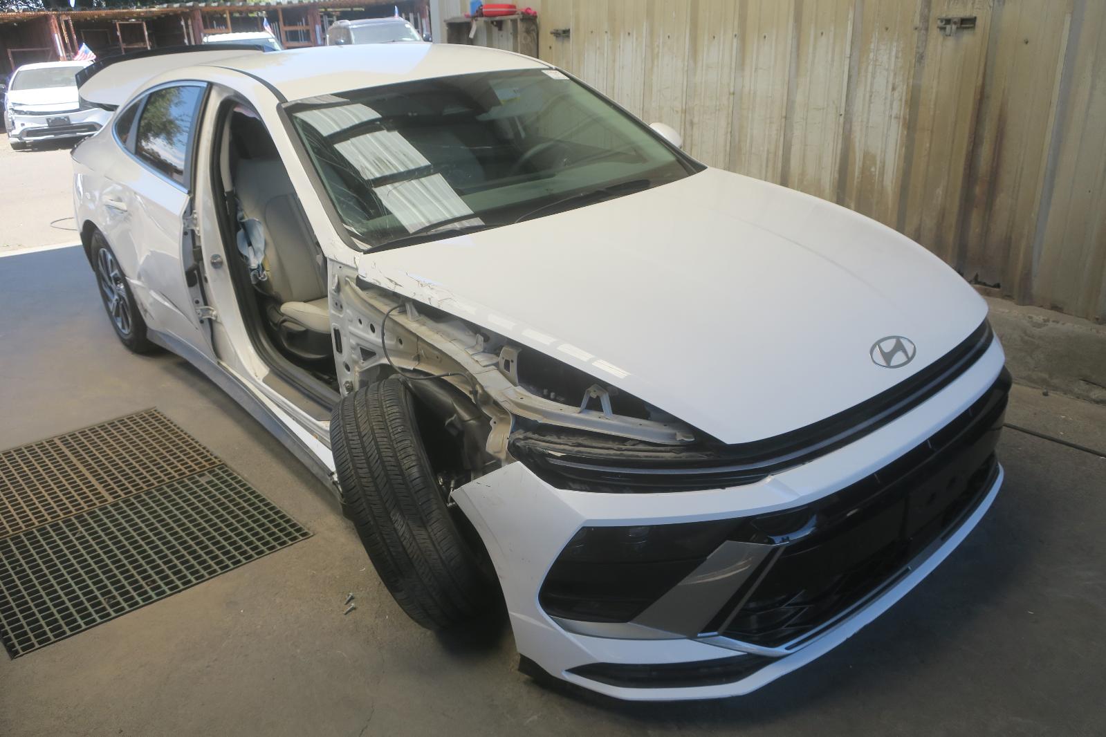 2026 Hyundai Sonata -- Photo 4
