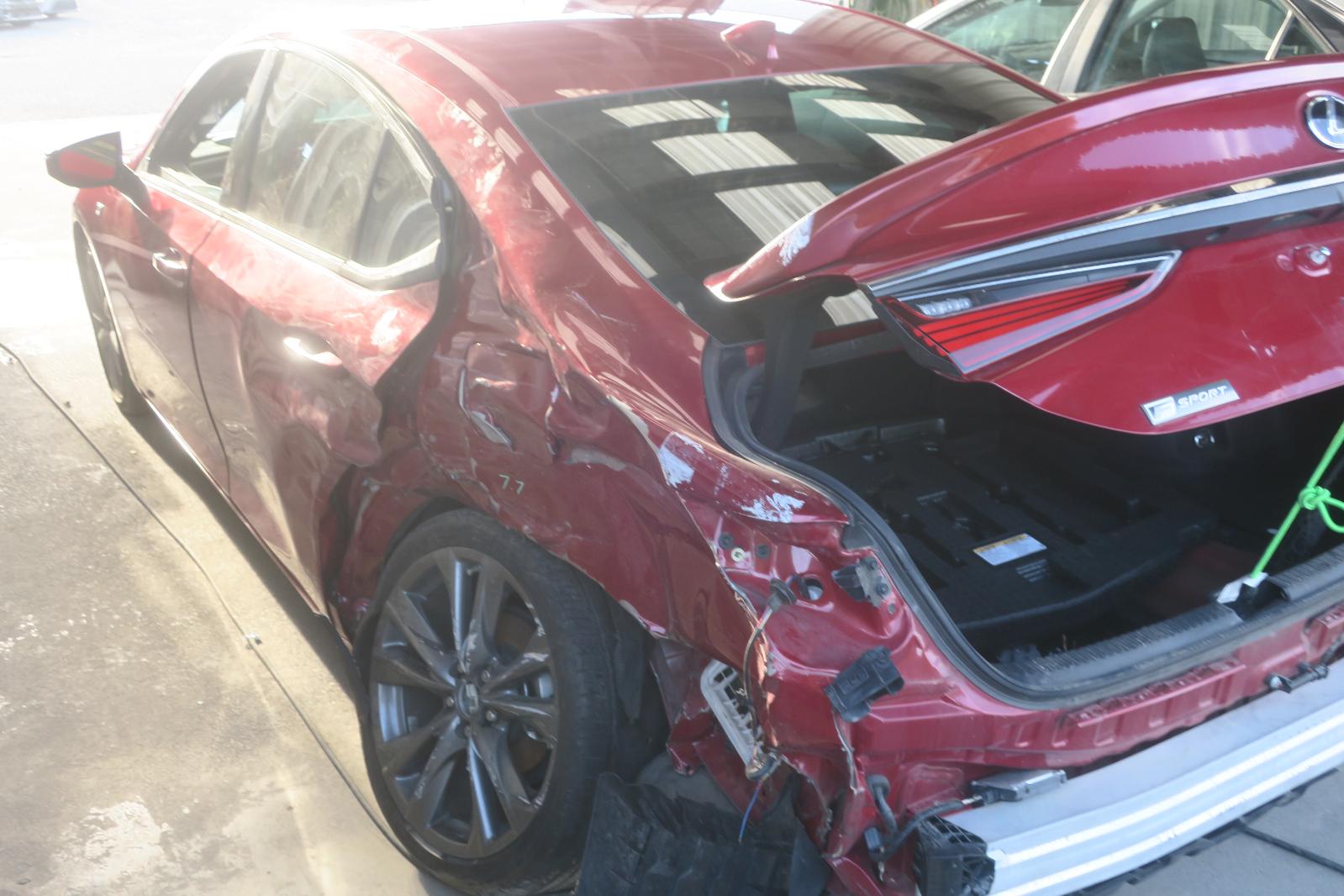 2021 Lexus ES 350 -- Photo 2
