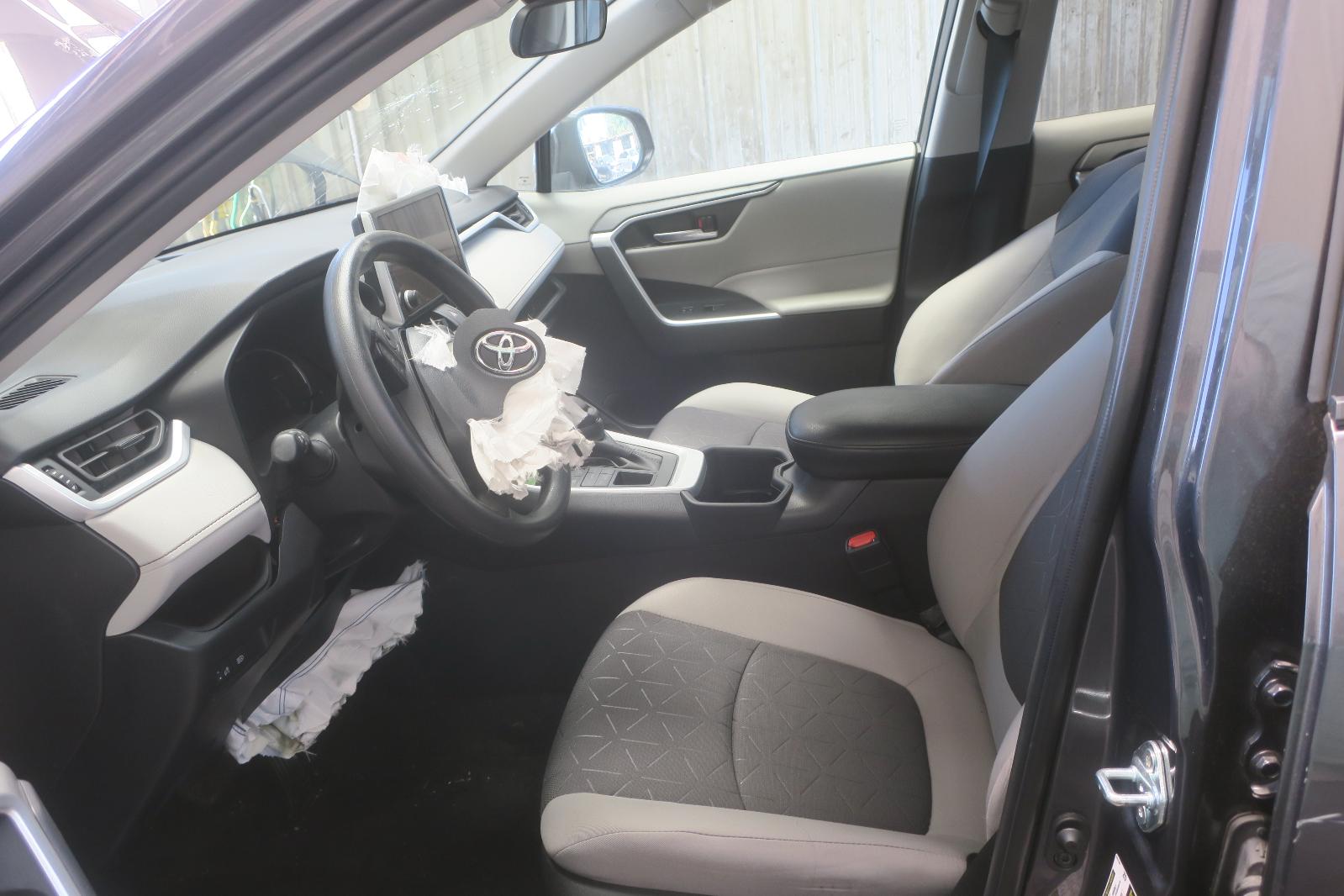 2024 Toyota Rav4 -- Photo 5
