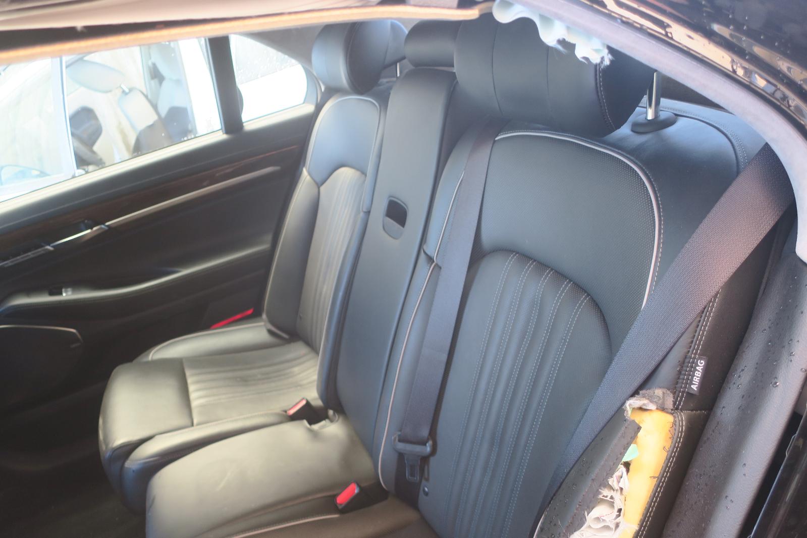 2017 Genesis G90 -- Photo 16