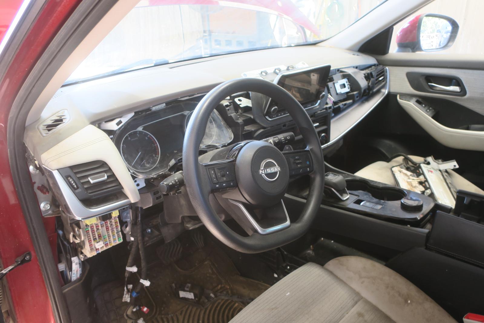 2023 Nissan Rogue -- Photo 6