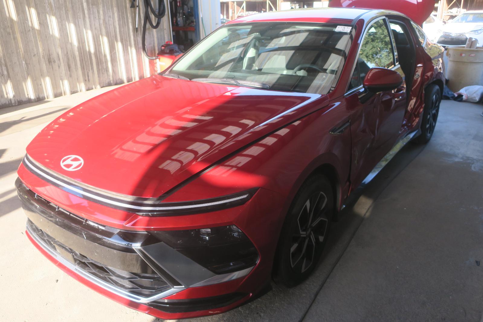 2025 Hyundai Sonata -- Photo 1