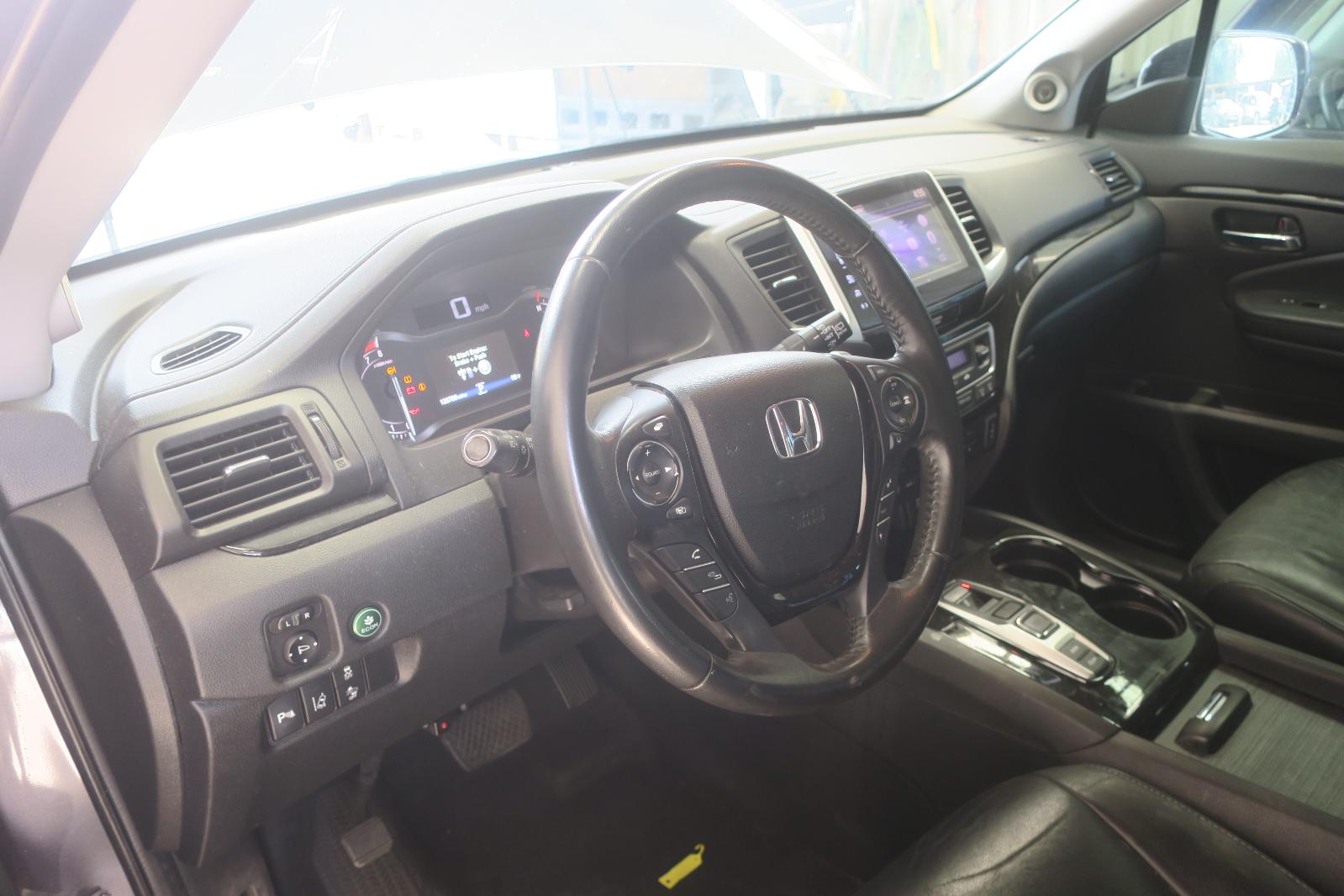 2016 Honda Pilot -- Photo 6