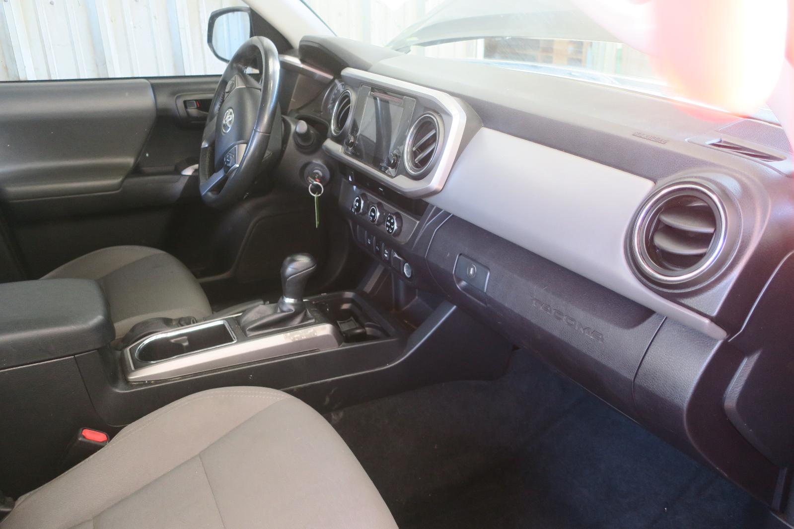 2017 Toyota Tacoma -- Photo 13