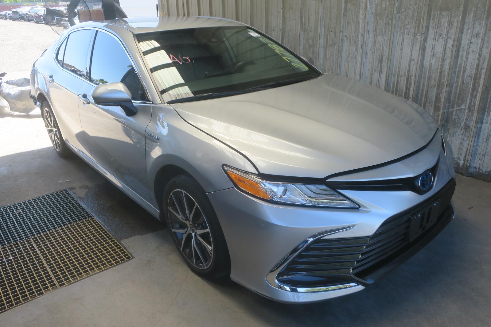2021 Toyota Camry -- Photo 4