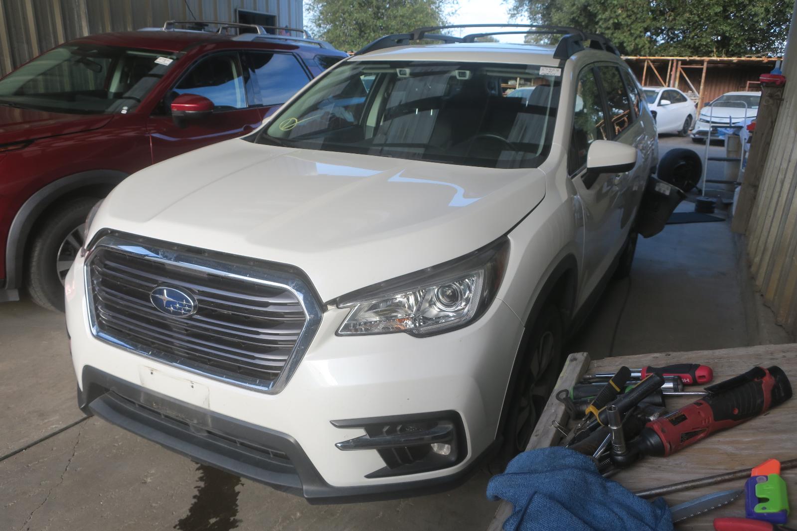 2020 Subaru Ascent -- Photo 2