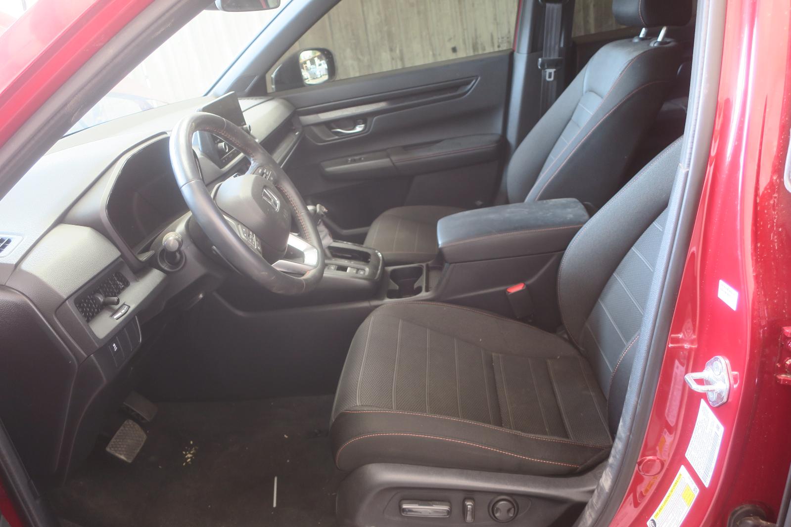 2025 Honda CR-V -- Photo 5
