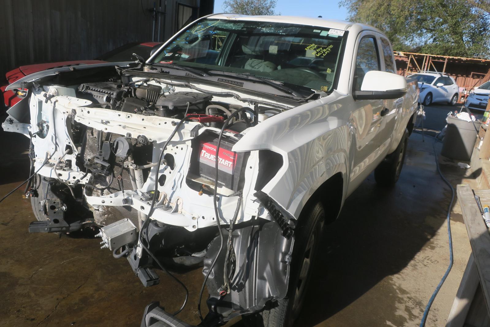 2019 Toyota Tacoma -- Photo 1