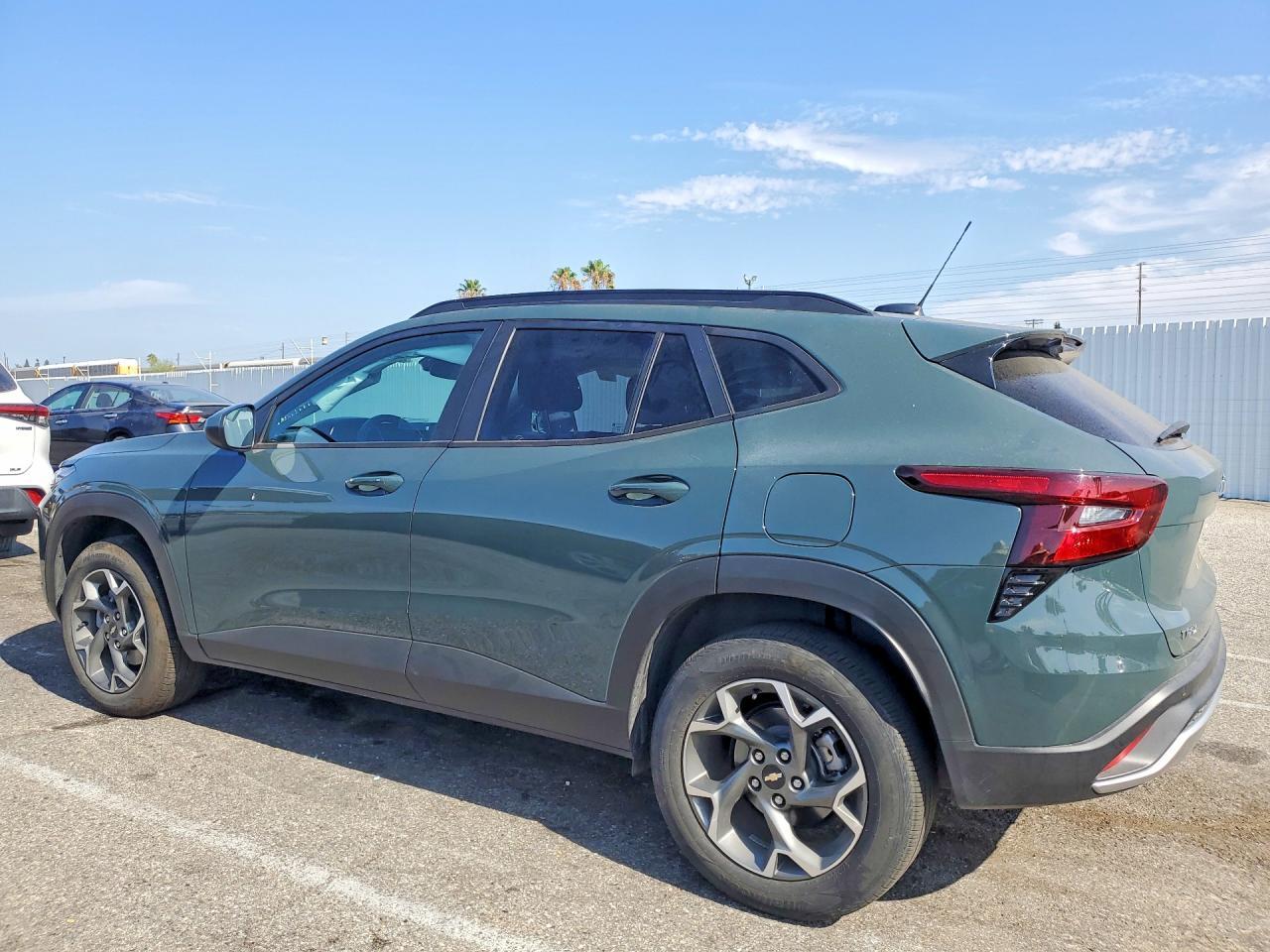 2025 Chevrolet Trax -- Photo 2