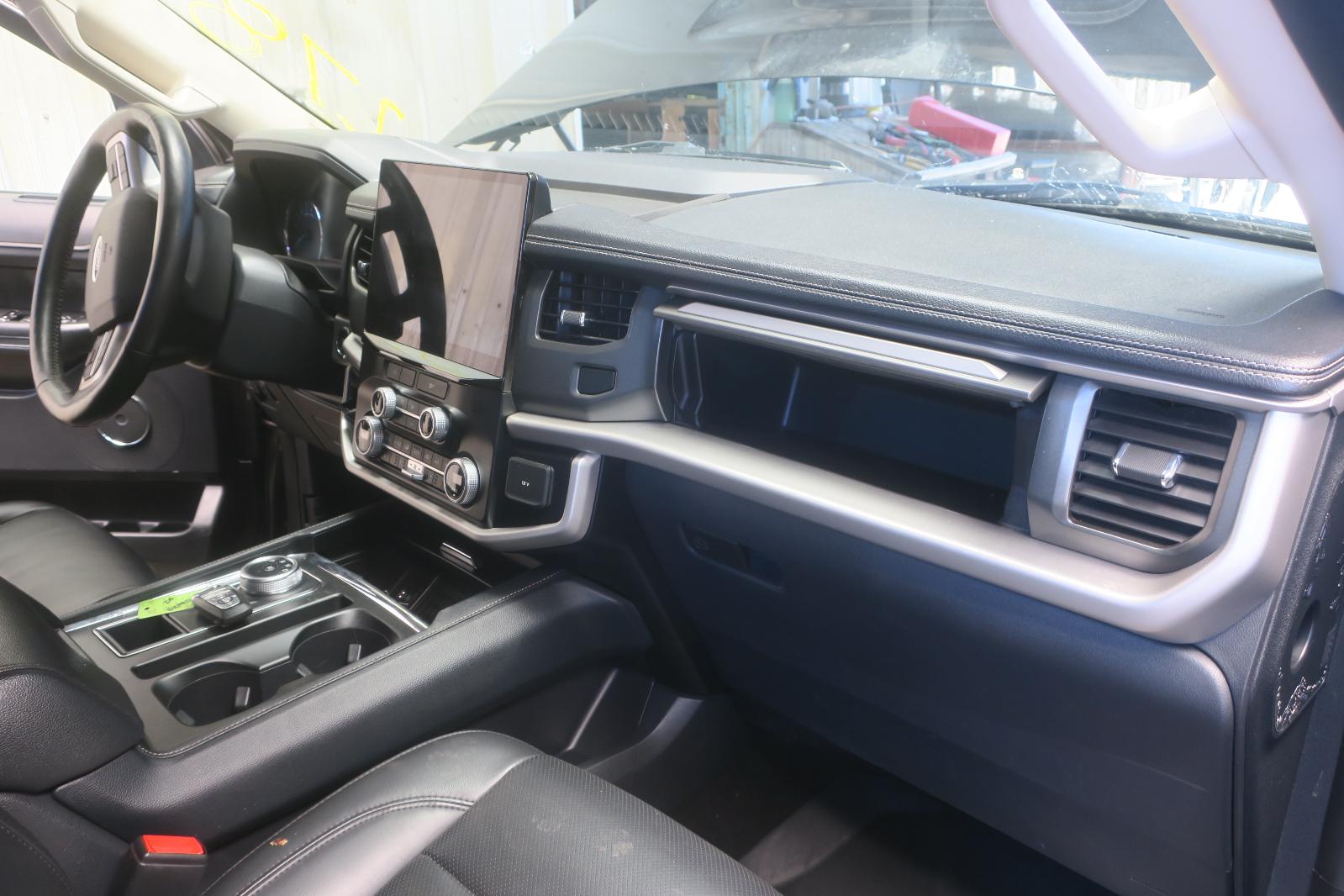 2024 Ford Expedition -- Photo 13