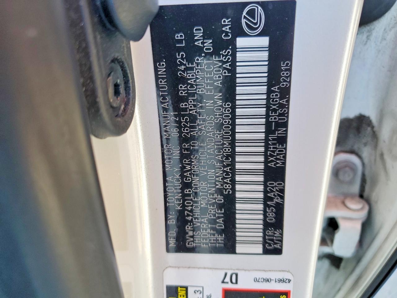 2021 Lexus ES 300h -- Photo 13