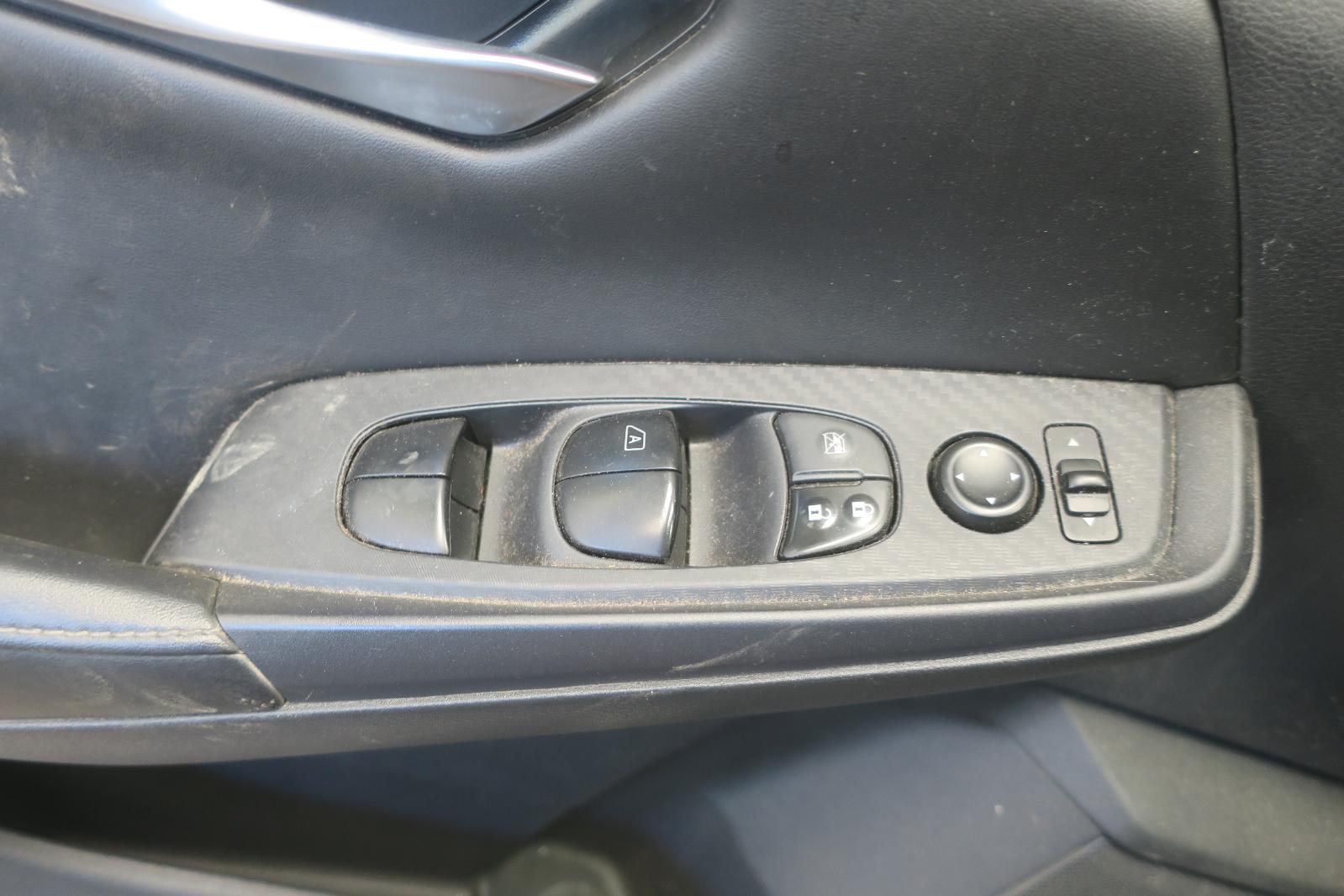 2023 Nissan Sentra -- Photo 9