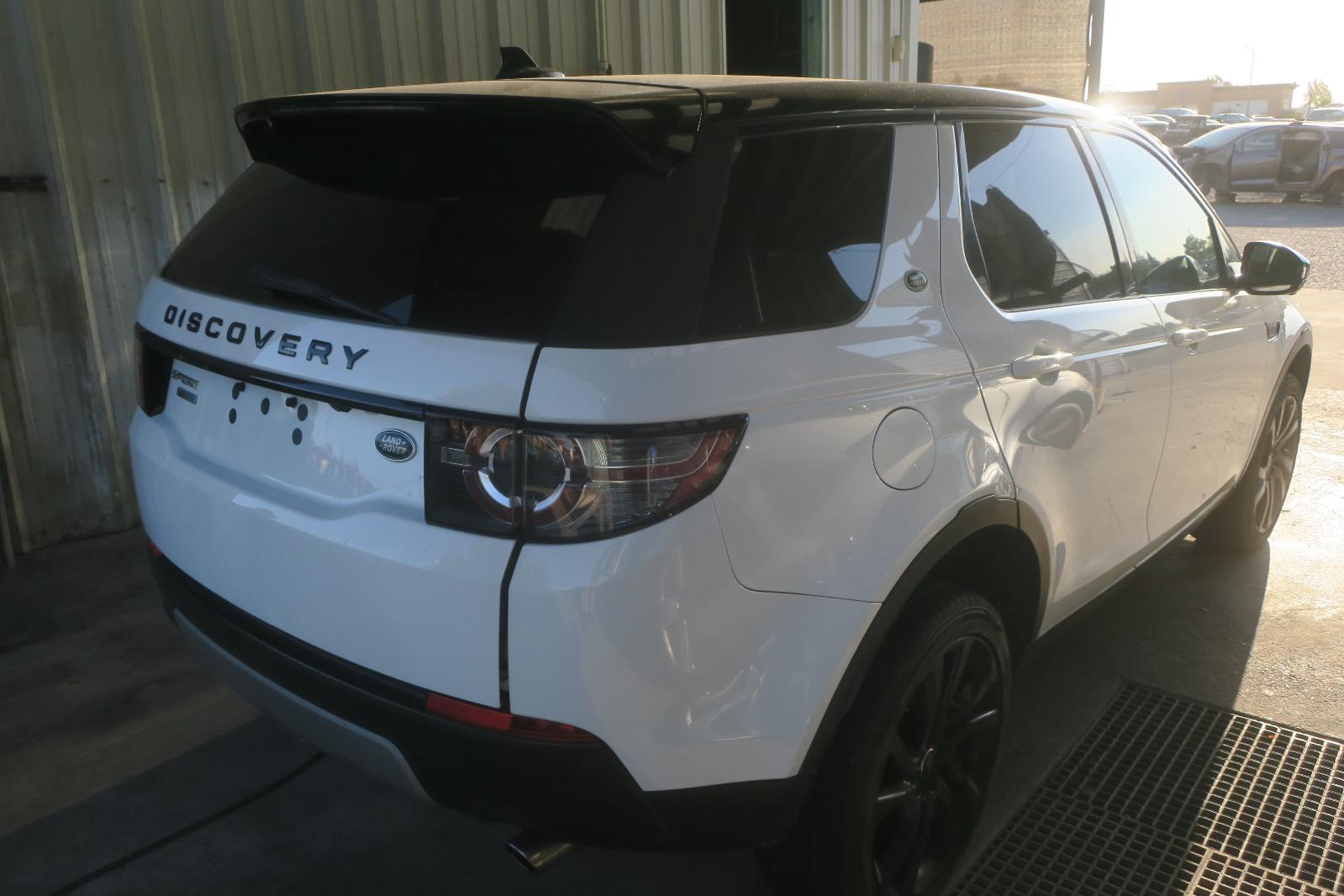 2015 Land Rover Discovery Sport -- Photo 3