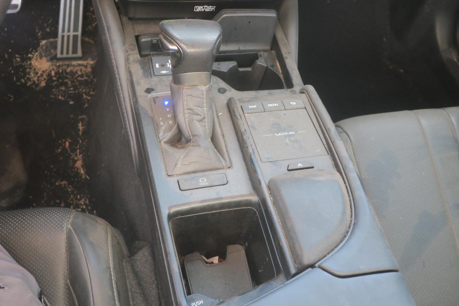 2021 Lexus ES 350 -- Photo 14