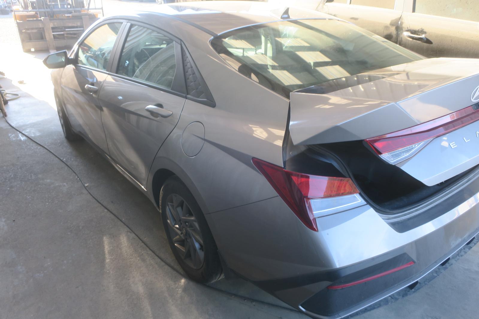 2024 Hyundai Elantra -- Photo 2