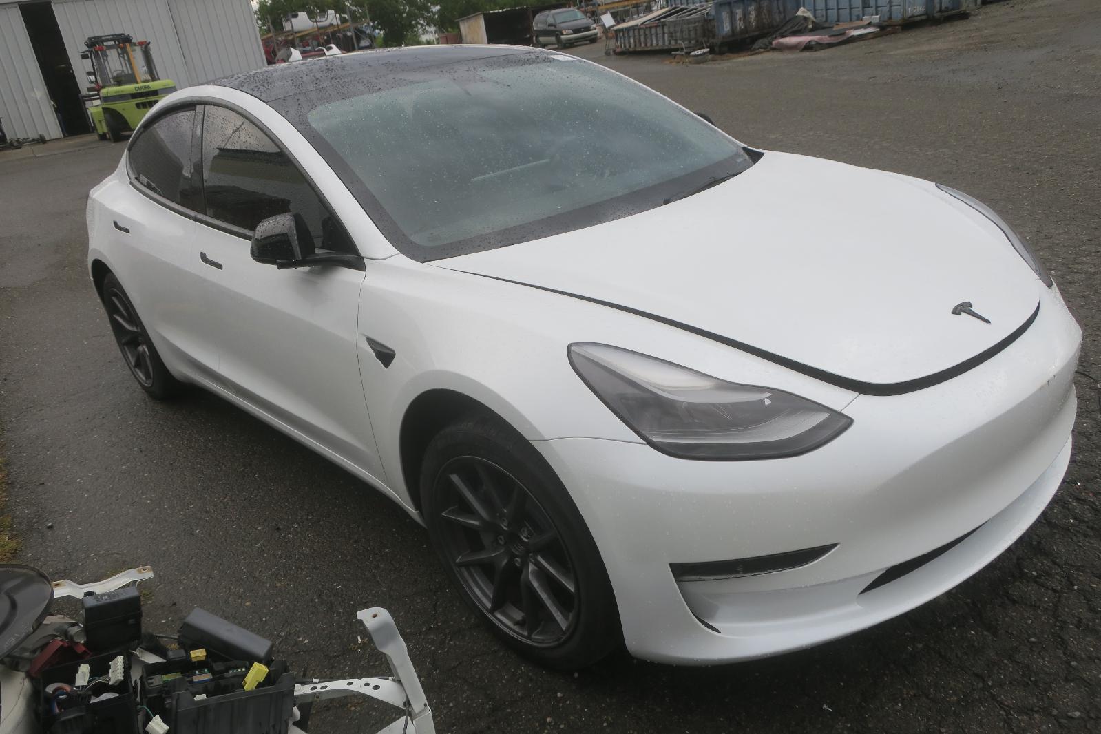 2023 Tesla Model 3 -- Photo 4