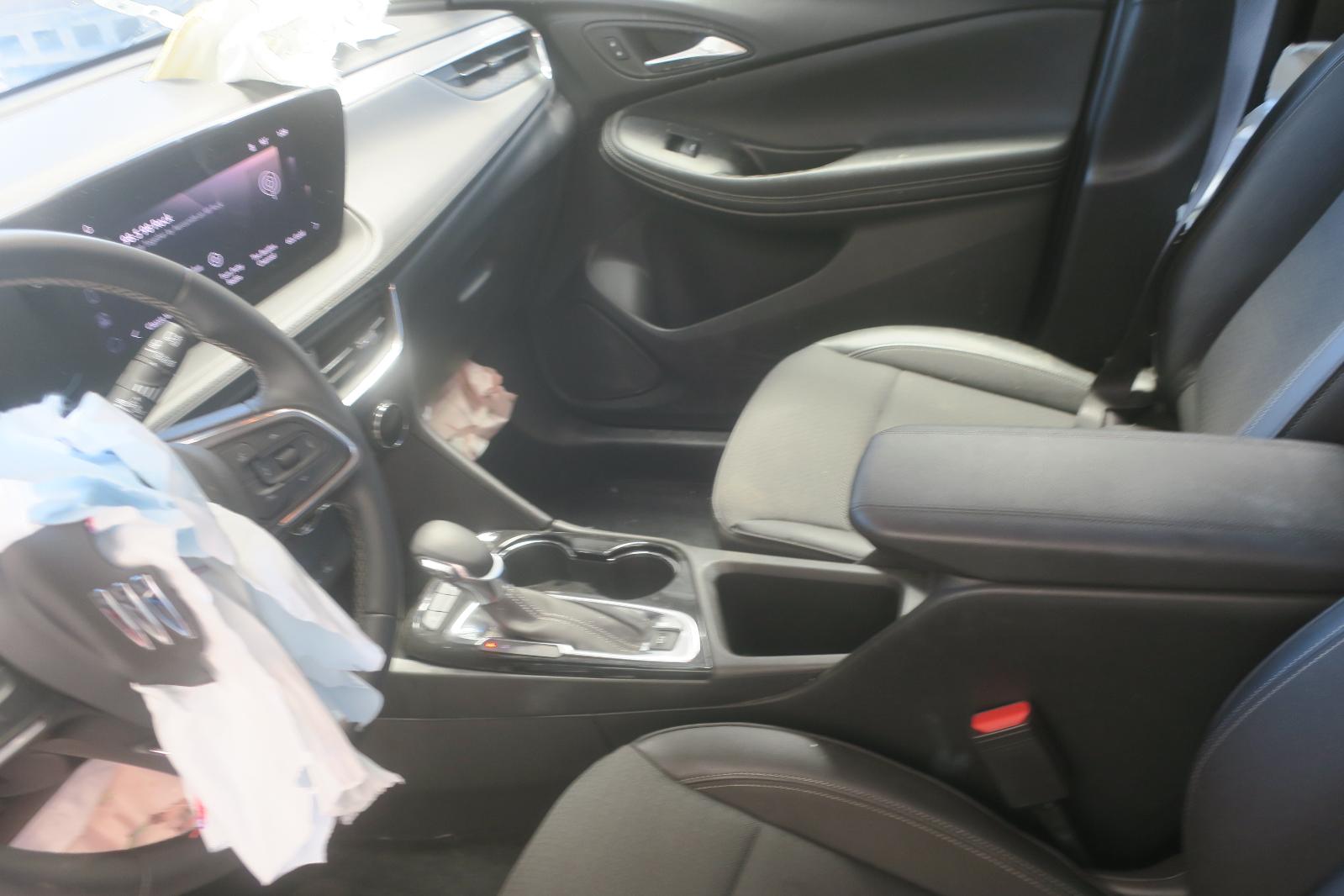 2025 Buick Encore GX -- Photo 8