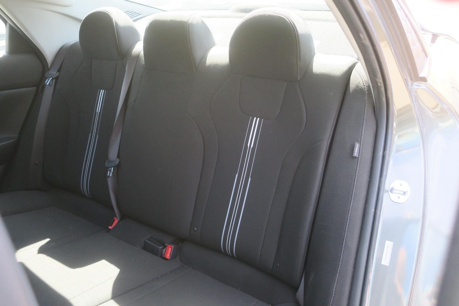 2025 Hyundai Elantra -- Photo 8