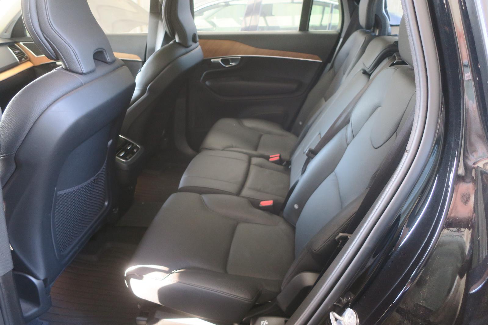 2024 Volvo XC90 -- Photo 8