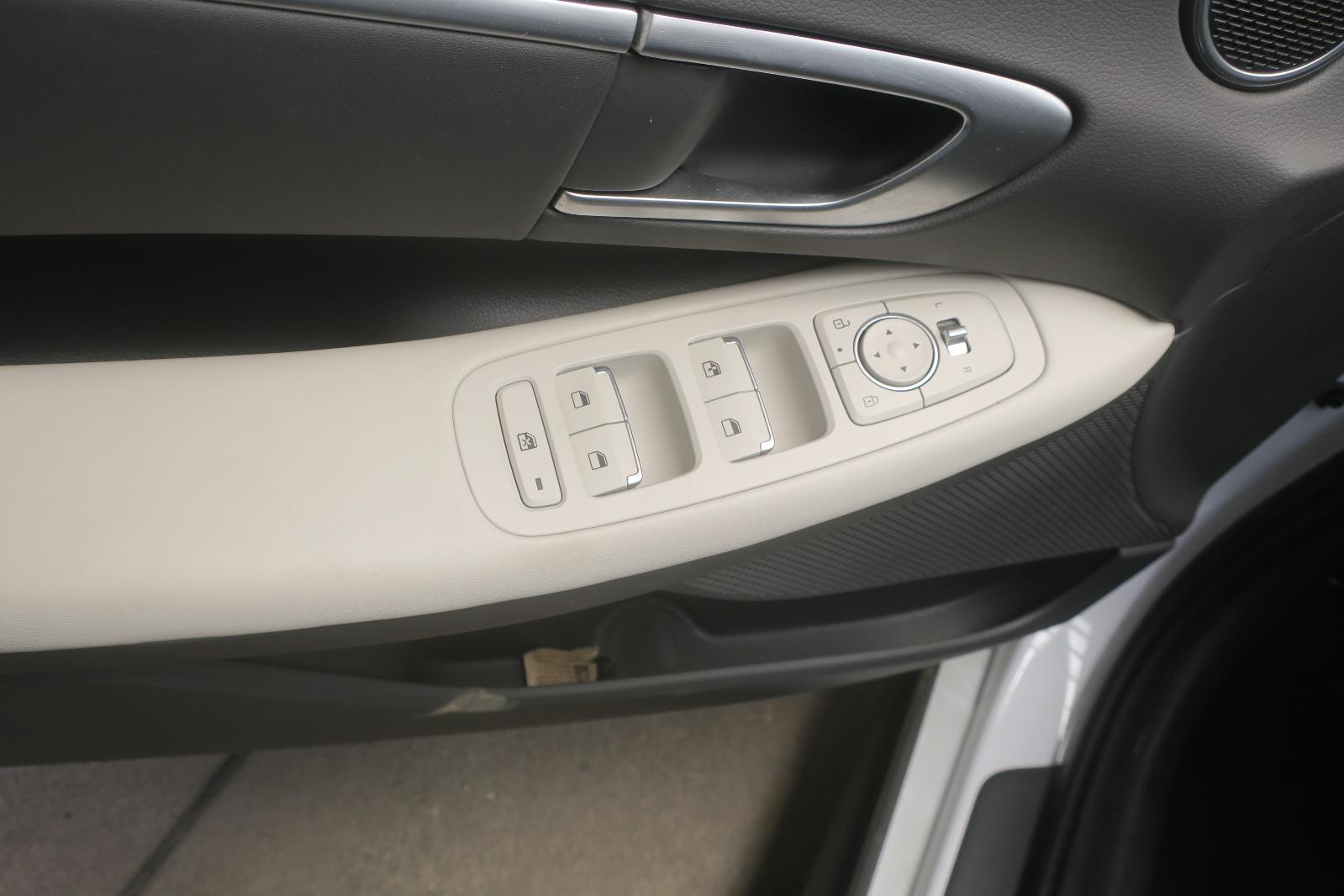 2026 Hyundai Sonata -- Photo 10