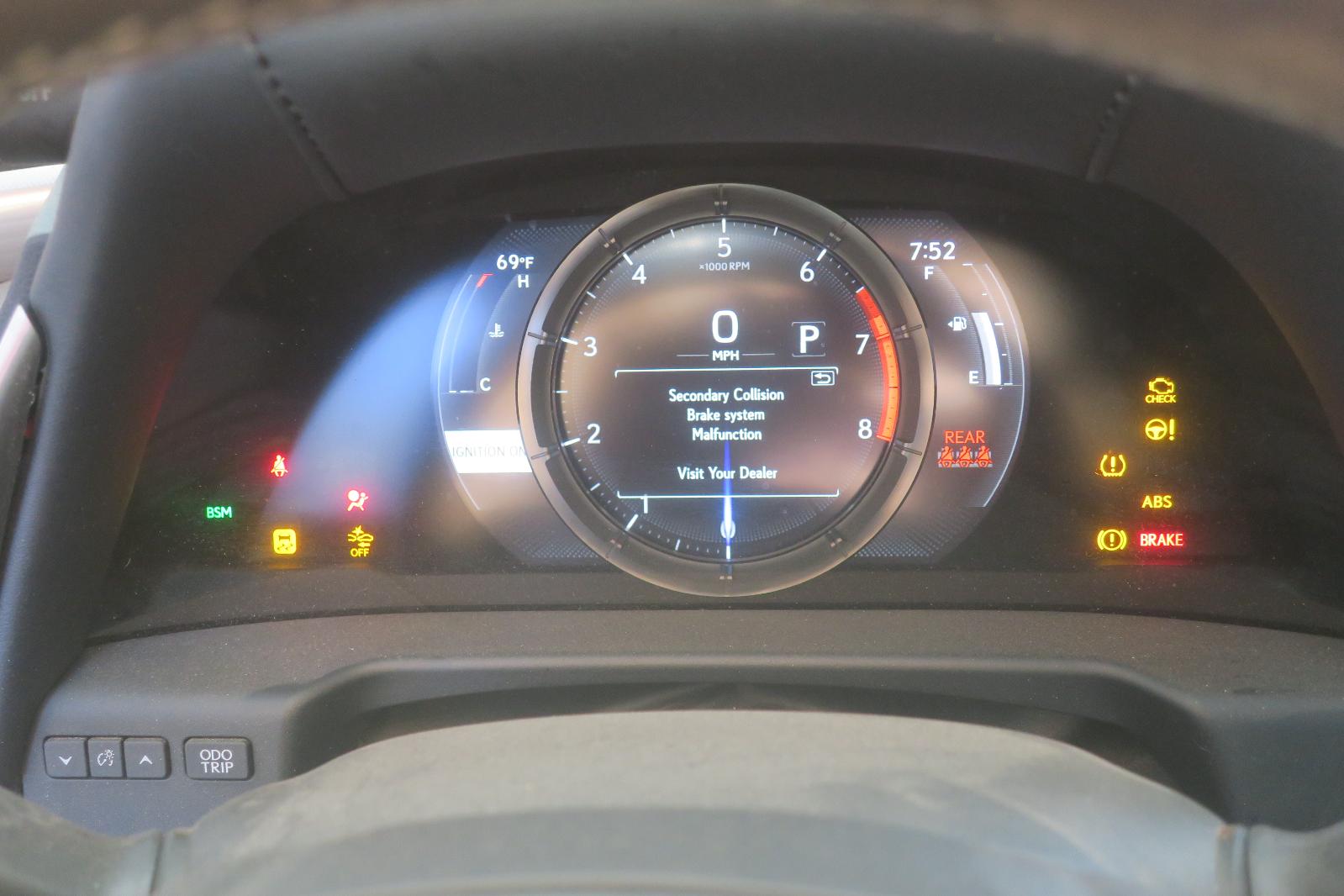 2021 Lexus ES 350 -- Photo 10