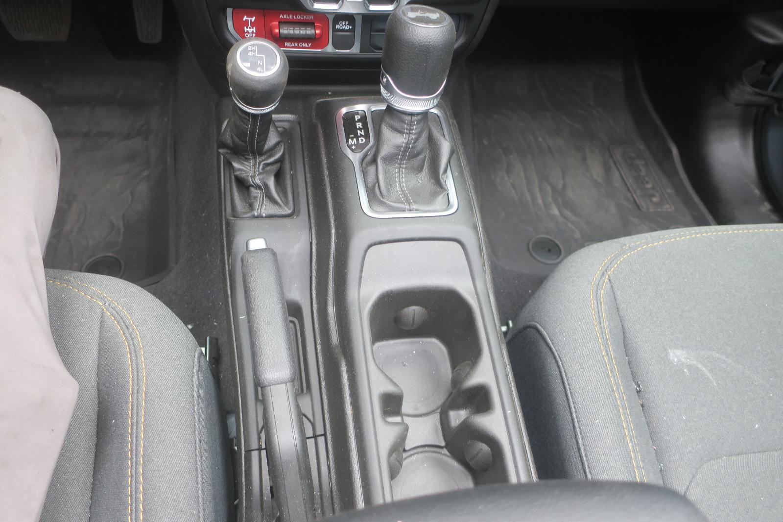 2025 Jeep Wrangler -- Photo 12