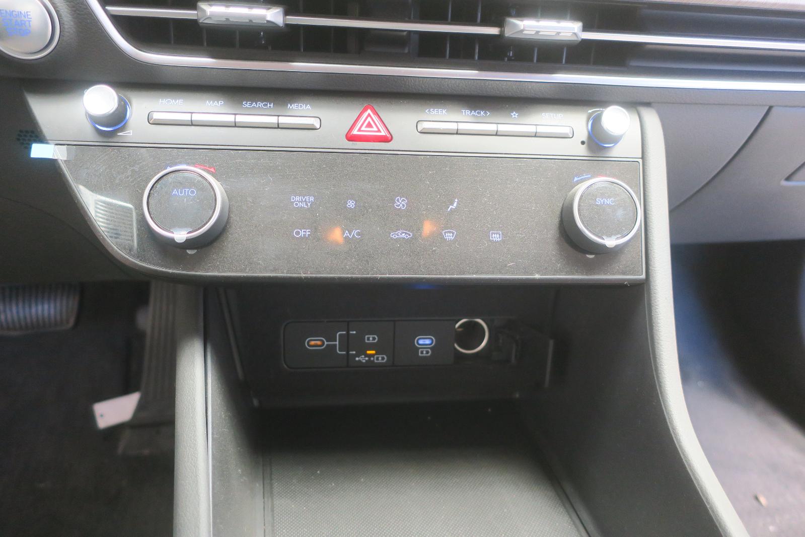 2026 Hyundai Sonata -- Photo 13