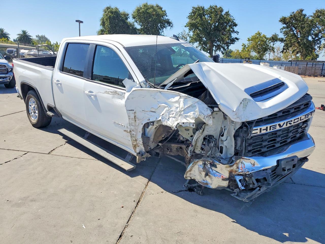2022 Chevrolet Silverado 3500 Pickup -- Photo 4