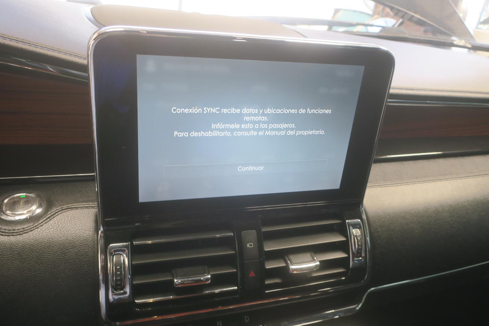 2018 Lincoln Navigator -- Photo 12