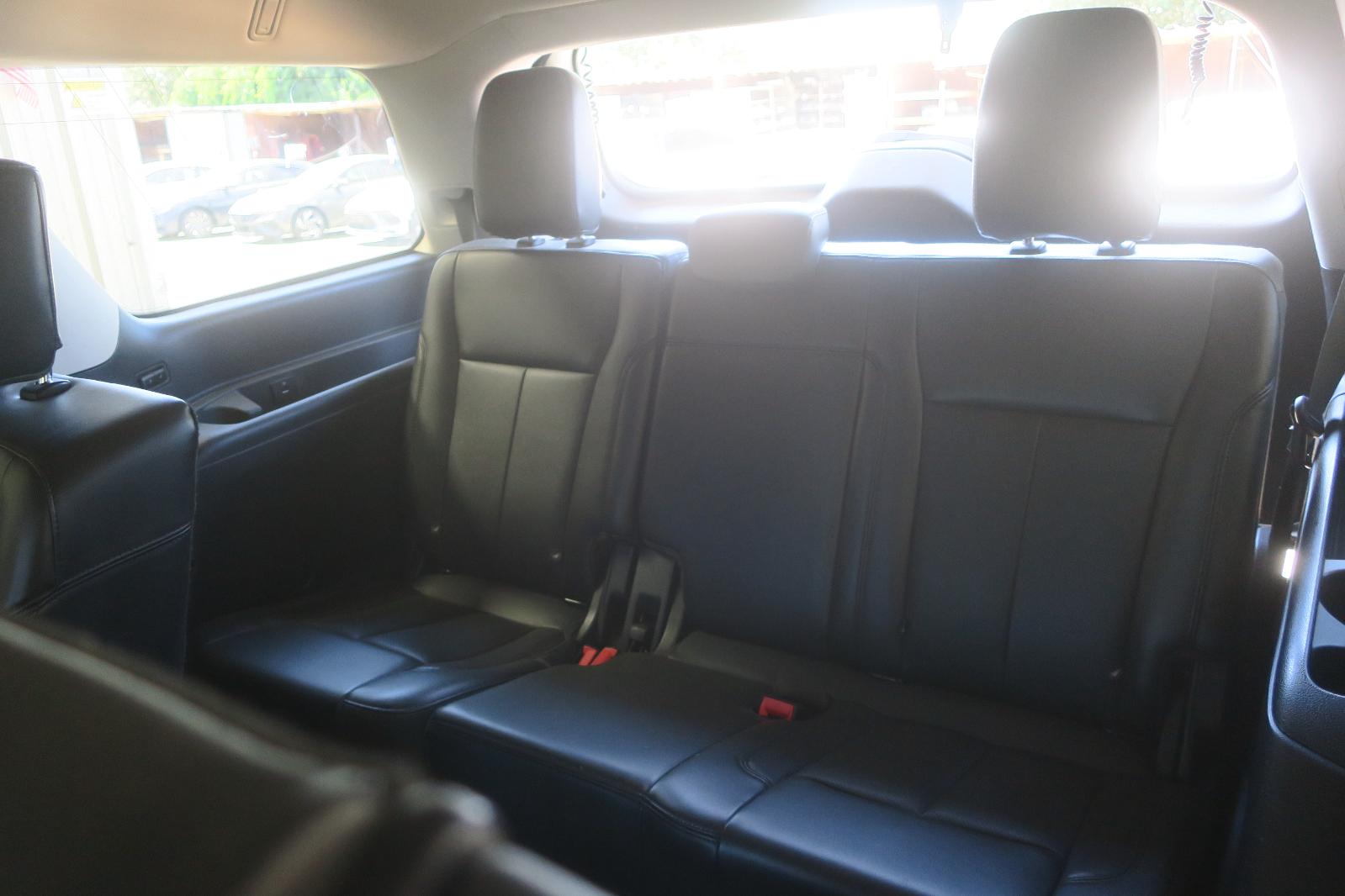 2024 Ford Expedition -- Photo 9